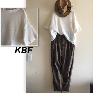 ケービーエフ(KBF)のKBF✨オフ白の綿麻半袖カットソー(カットソー(半袖/袖なし))