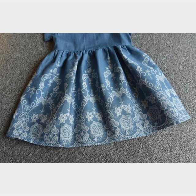 ★新品★デニムワンピース キッズ/ベビー/マタニティのキッズ服女の子用(90cm~)(ワンピース)の商品写真