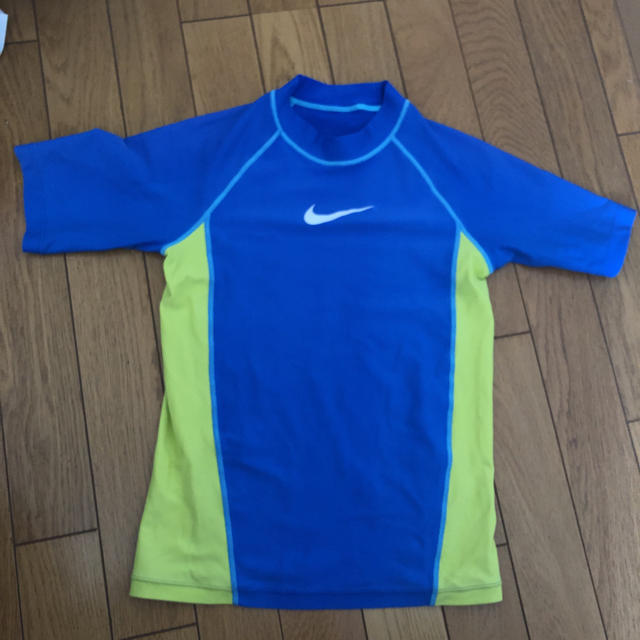 NIKE(ナイキ)のナイキ ラッシュガード 子供用 キッズ/ベビー/マタニティのキッズ服男の子用(90cm~)(水着)の商品写真