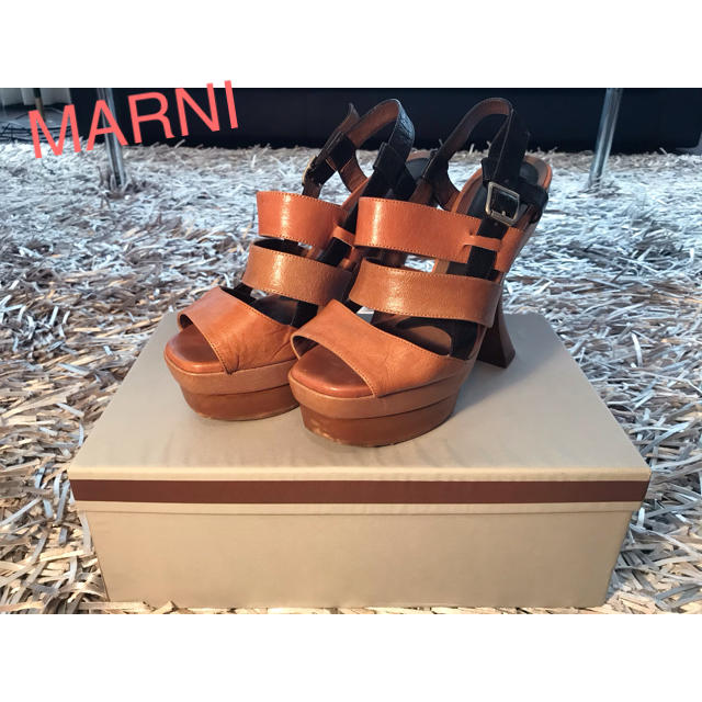 Marni(マルニ)のマルニ MARNI ピンクベージュ プラットフォーム レザー サンダル レディースの靴/シューズ(サンダル)の商品写真