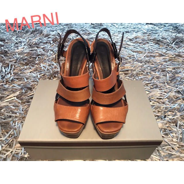 Marni(マルニ)のマルニ MARNI ピンクベージュ プラットフォーム レザー サンダル レディースの靴/シューズ(サンダル)の商品写真