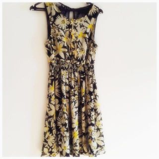 ザラ(ZARA)のZARA♡花柄ワンピース♡(ひざ丈ワンピース)