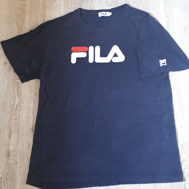 FILA(フィラ)の【良好】(人気)(やや訳あり) FILA デカロゴTシャツ　メンズLL　紺 メンズのトップス(Tシャツ/カットソー(半袖/袖なし))の商品写真