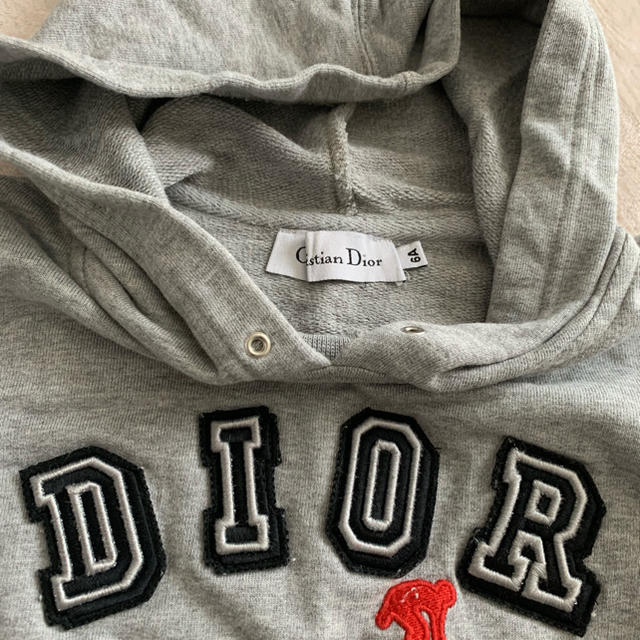 Christian Dior(クリスチャンディオール)のDIOR パーカー キッズ/ベビー/マタニティのキッズ服男の子用(90cm~)(Tシャツ/カットソー)の商品写真