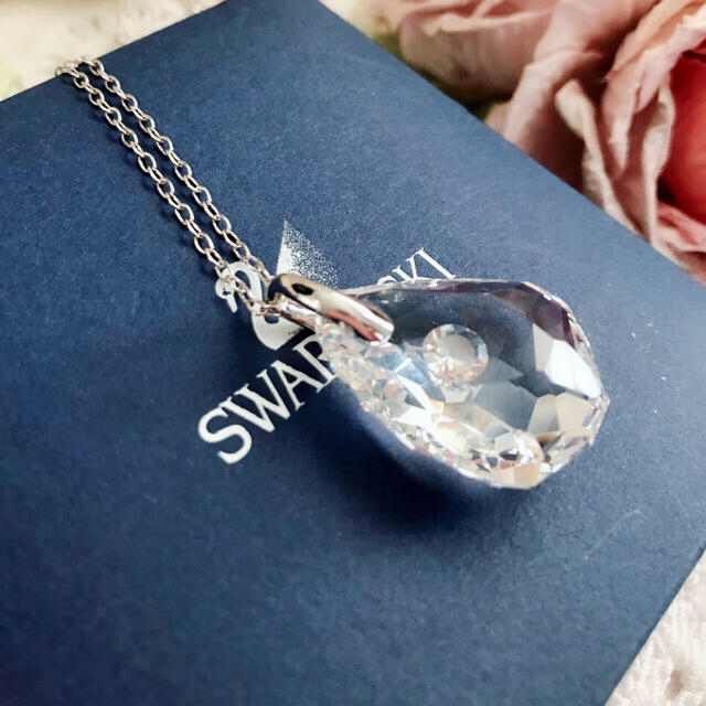 SWAROVSKI(スワロフスキー)のスワロフスキー ネックレス 正規品 SWAROVSKI クリスタル 雫デザイン レディースのアクセサリー(ネックレス)の商品写真