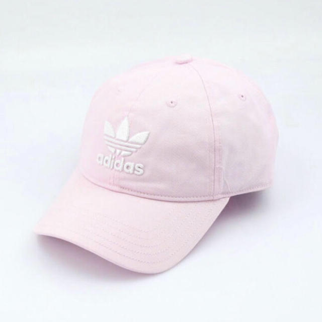 adidas(アディダス)のadidasOriginalピンク帽子 レディースの帽子(キャップ)の商品写真