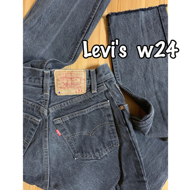 Levi's(リーバイス)のお値下げ Levi's ハイウエストブラックデニム Levis リーバイス 24 レディースのパンツ(デニム/ジーンズ)の商品写真