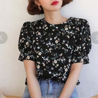 ディーホリック(dholic)の花柄ショートパフスリーブブラウス(シャツ/ブラウス(半袖/袖なし))