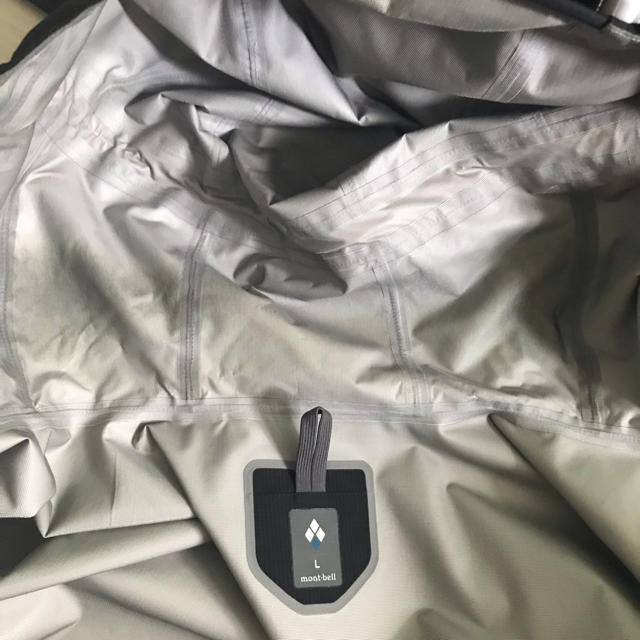 mont bell(モンベル)のモンベル マウンテンパーカー 黒 メンズのジャケット/アウター(マウンテンパーカー)の商品写真