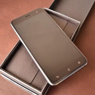 ZenFone3 ZE520KL サファイアブラック