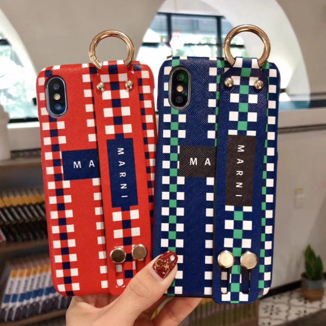 ★大人気 可愛いベルト付き MARNI iPhoneケース 全機種あり 全2種の通販 by るり's shop｜ラクマ