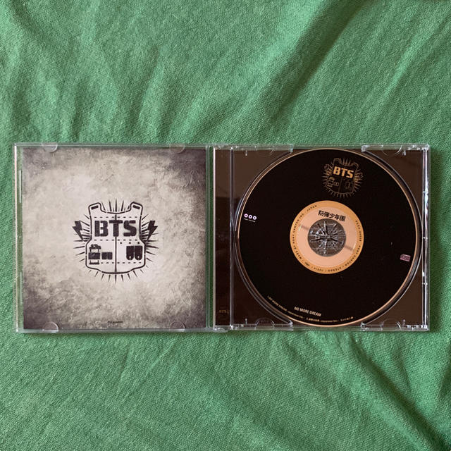 防弾少年団(BTS)(ボウダンショウネンダン)のBTS CD NMD通常盤 ジミントレカ付き エンタメ/ホビーのCD(K-POP/アジア)の商品写真