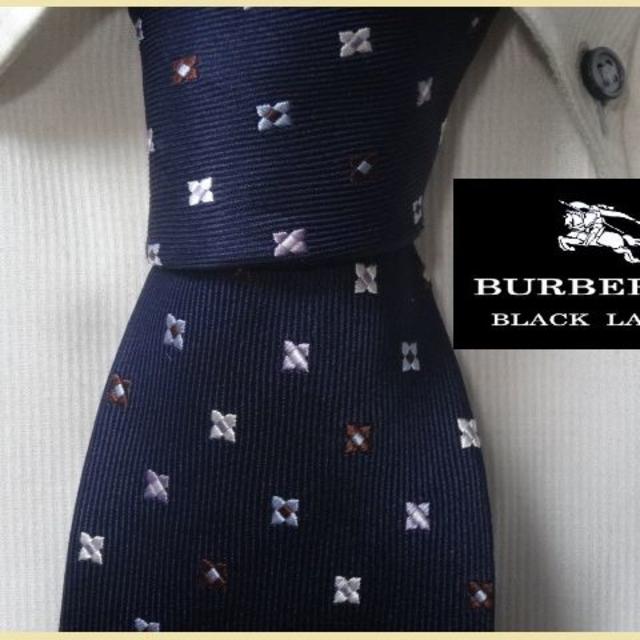 BURBERRY BLACK LABEL(バーバリーブラックレーベル)の希少★バーバリーブラックレーベル★【花柄】高級ネクタイ★ メンズのファッション小物(ネクタイ)の商品写真