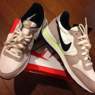 ナイキ(NIKE)のナイキ インターナショナリスト24.5(スニーカー)