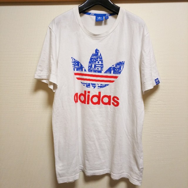 adidas(アディダス)のアディダス Tシャツ XO トリコロール メンズのトップス(Tシャツ/カットソー(半袖/袖なし))の商品写真