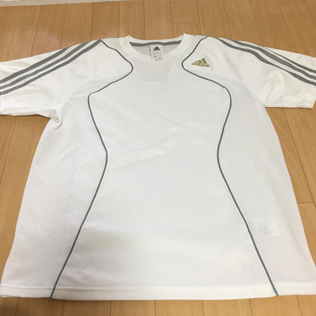 adidas(アディダス)のアディダス 半袖 メンズのトップス(Tシャツ/カットソー(半袖/袖なし))の商品写真