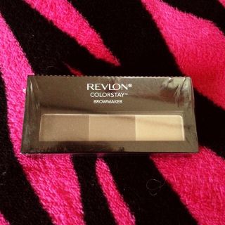 レブロン(REVLON)のアイブロウ(パウダーアイブロウ)