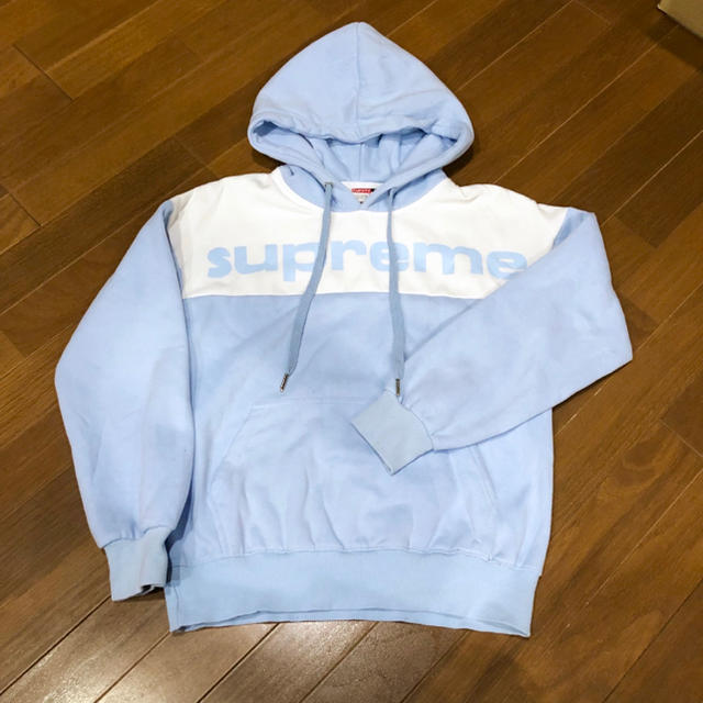 Supreme(シュプリーム)の水色 パーカー❤️ レディースのトップス(パーカー)の商品写真