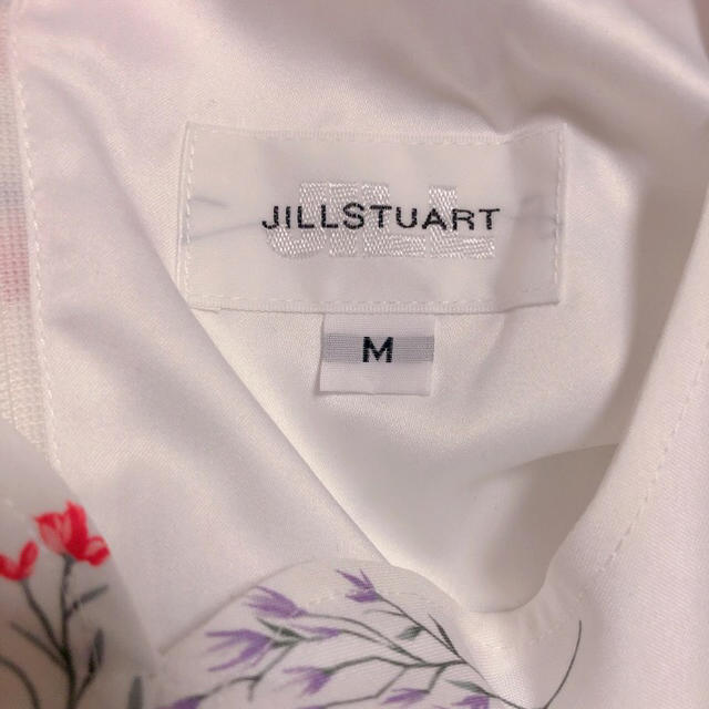 JILLSTUART(ジルスチュアート)のジルバイ ジルスチュアート フラワーワンピース ホワイト レディースのワンピース(ひざ丈ワンピース)の商品写真