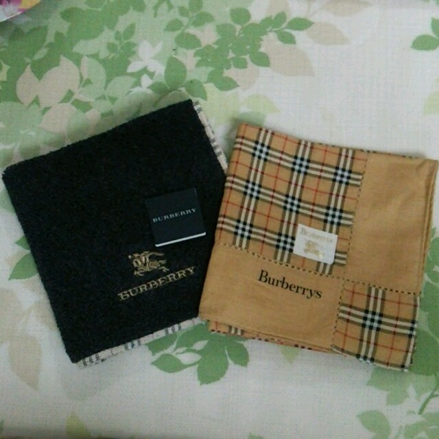 BURBERRY(バーバリー)のBURBERRYハンカチ２枚セット インテリア/住まい/日用品の日用品/生活雑貨/旅行(日用品/生活雑貨)の商品写真