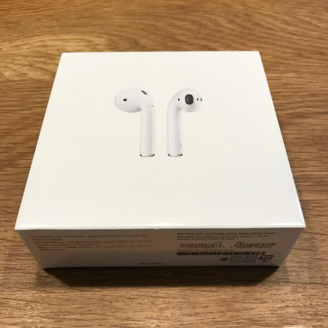 新型 AirPods with Charging Case MV7N2J/A