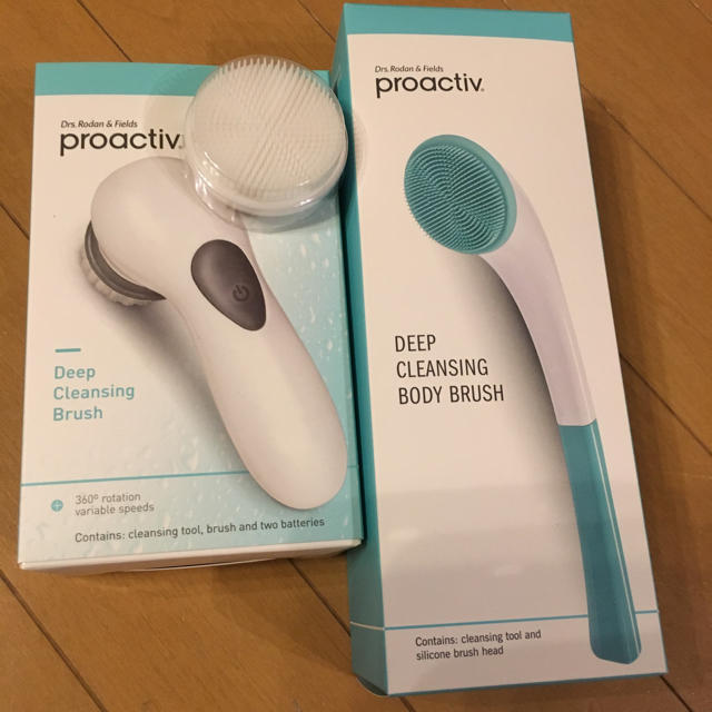 proactiv(プロアクティブ)のプロアクティブ ブラシセット スマホ/家電/カメラの美容/健康(ボディケア/エステ)の商品写真