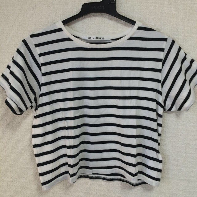 SLY(スライ)のSLY☆ショート丈tee レディースのトップス(Tシャツ(半袖/袖なし))の商品写真