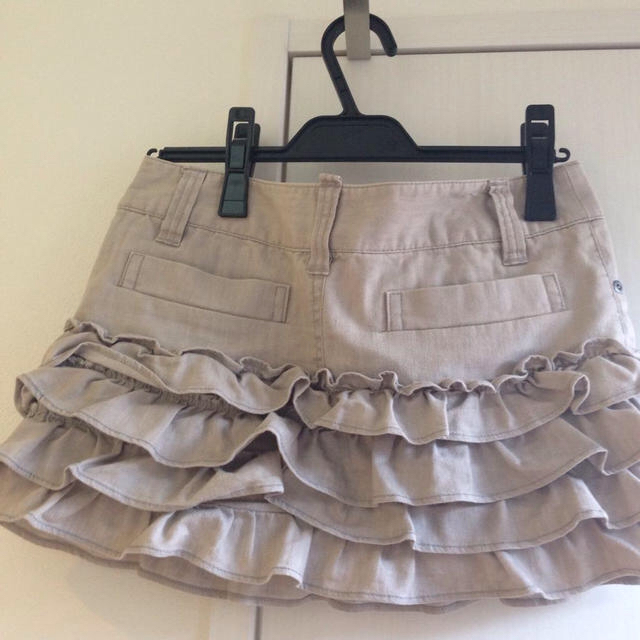 JILLSTUART(ジルスチュアート)のJILLSTUARTフリルデニムスカート レディースのスカート(ミニスカート)の商品写真