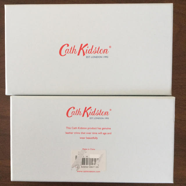 Cath Kidston(キャスキッドソン)のキャスキッドソン  長財布 新品未使用品 ホワイト 外箱付き レディースのファッション小物(財布)の商品写真