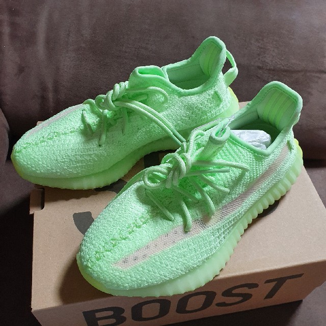 adidas(アディダス)のyeezy 350 glow 23.0 レディースの靴/シューズ(スニーカー)の商品写真