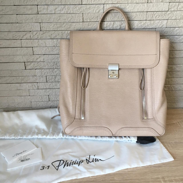 3.1 Phillip Lim(スリーワンフィリップリム)の【専用】希少カラー&美品!!フィリップリム リュック ショルダー グレージュ レディースのバッグ(リュック/バックパック)の商品写真