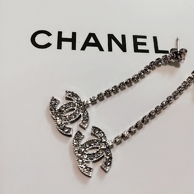 CHANEL - きらきら♥️ゆらゆらピアス♥️シャネルの通販 by co-ww-co｜シャネルならラクマ