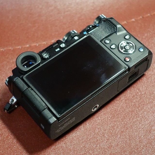 OLYMPUS(オリンパス)のOLYMPUS PEN-F ブラック スマホ/家電/カメラのカメラ(ミラーレス一眼)の商品写真