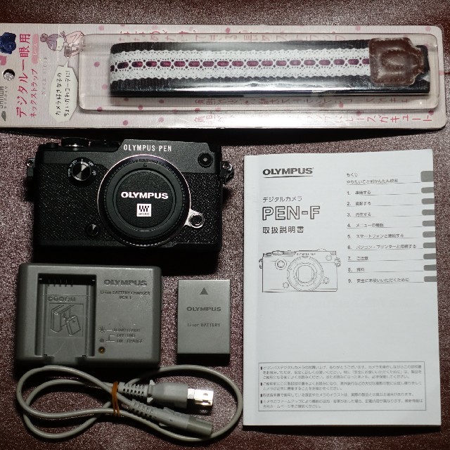 OLYMPUS(オリンパス)のOLYMPUS PEN-F ブラック スマホ/家電/カメラのカメラ(ミラーレス一眼)の商品写真