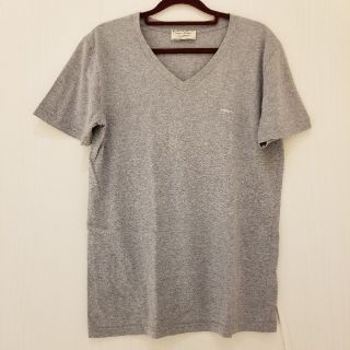 メゾンキツネ(MAISON KITSUNE')のメゾンキツネ　VネックTシャツ(Tシャツ/カットソー(半袖/袖なし))