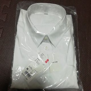 ユニクロ(UNIQLO)のUNIQLO　長袖　カッターシャツ　新品(シャツ/ブラウス(長袖/七分))