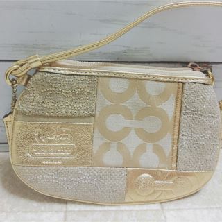 コーチ(COACH)の✨COACH ✨ゴールド系リストレット(ポーチ)