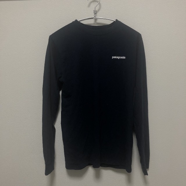 patagonia(パタゴニア)のPatagonia P-6ロゴ メンズ Mブラック Tシャツ メンズのトップス(Tシャツ/カットソー(七分/長袖))の商品写真