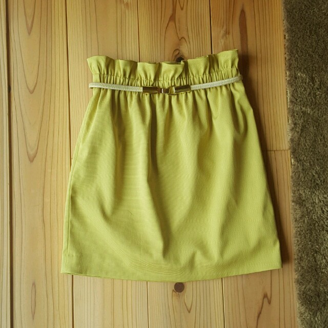 Lily Brown(リリーブラウン)のコクーンスカート レディースのスカート(ミニスカート)の商品写真