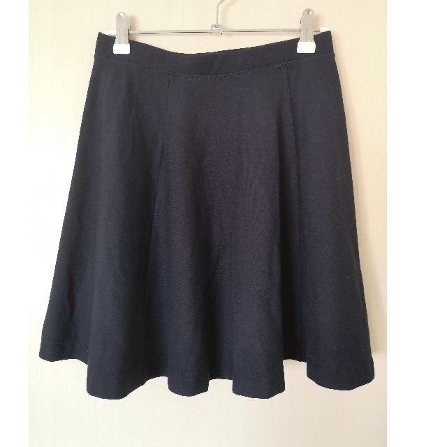 UNIQLO(ユニクロ)のユニクロ　膝上丈スカート　ネイビー レディースのスカート(ひざ丈スカート)の商品写真