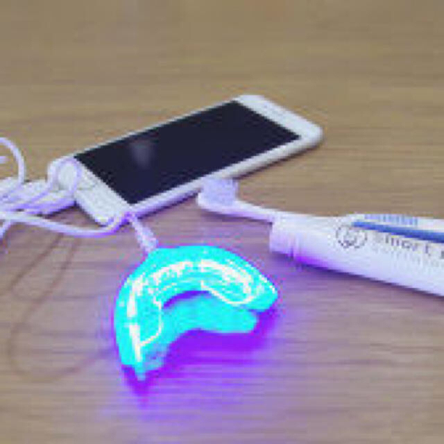 スマートホワイト LEDマウスピース ＆ Wゲル 1箱（ブラッシング用歯磨き剤）