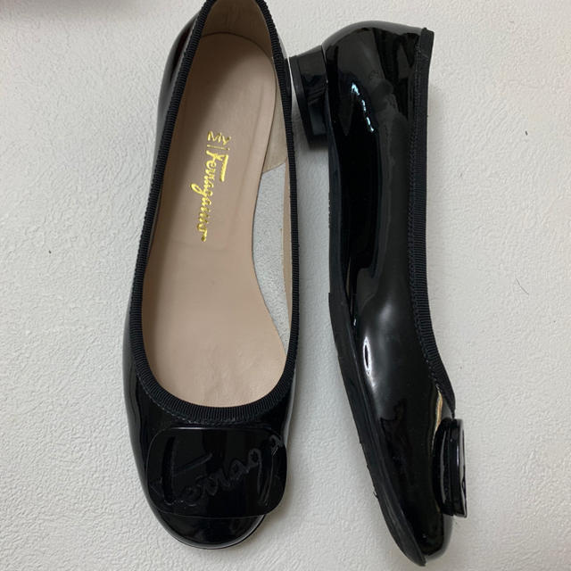 Ferragamo(フェラガモ)の極美品　マイ・フェラガモ　パンプス　MY　CHARME1　付属有り レディースの靴/シューズ(ハイヒール/パンプス)の商品写真