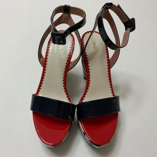 レッドヴァレンティノ(RED VALENTINO)の超美品　レッド・ヴァレンティノ　デザイン柄サンダル　61000+税(サンダル)