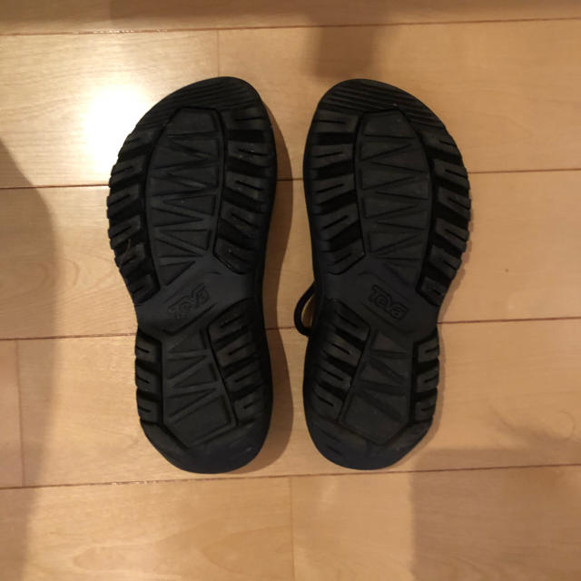 Teva(テバ)のアークチーズ様専用 TEVA ハリケーン インフィニティ  XLT 23センチ レディースの靴/シューズ(サンダル)の商品写真