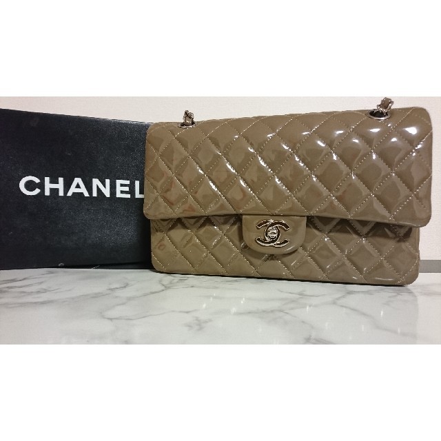 CHANEL(シャネル)の希少色 シャネル ショルダーバッグ マトラッセ エナメル レディースのバッグ(ショルダーバッグ)の商品写真