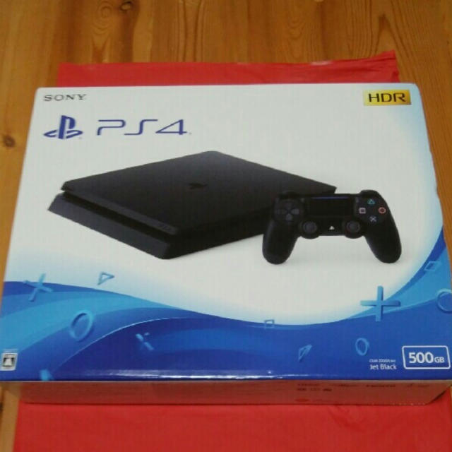 PlayStation4(プレイステーション4)の新品未使用 PlayStation4 500GB エンタメ/ホビーのゲームソフト/ゲーム機本体(家庭用ゲーム機本体)の商品写真