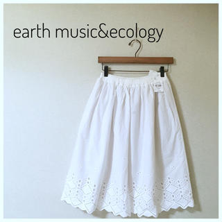 アースミュージックアンドエコロジー(earth music & ecology)の【新品タグ付き】レース スカート(ひざ丈スカート)