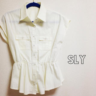 スライ(SLY)の【nanako様専用】ペプラムシャツ(シャツ/ブラウス(半袖/袖なし))