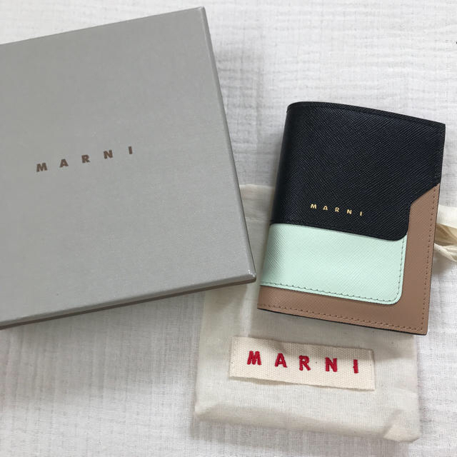 マルニ MARNI 二つ折り財布 新品未使用