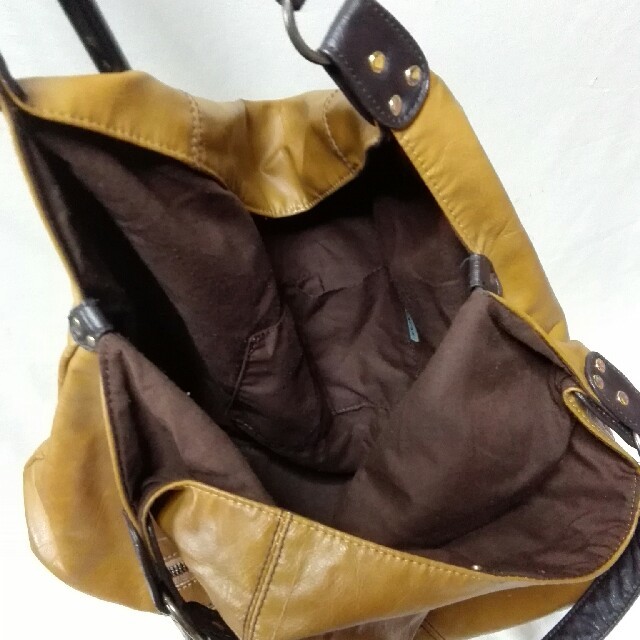 Legato Largo(レガートラルゴ)のキャメル色☆ラルゴトートバッグ レディースのバッグ(トートバッグ)の商品写真